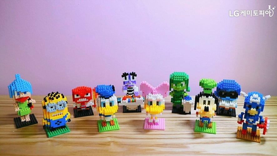 나노블럭으로 만든 미키마우스, 미니언즈 등의 애니메이션 캐릭터들
